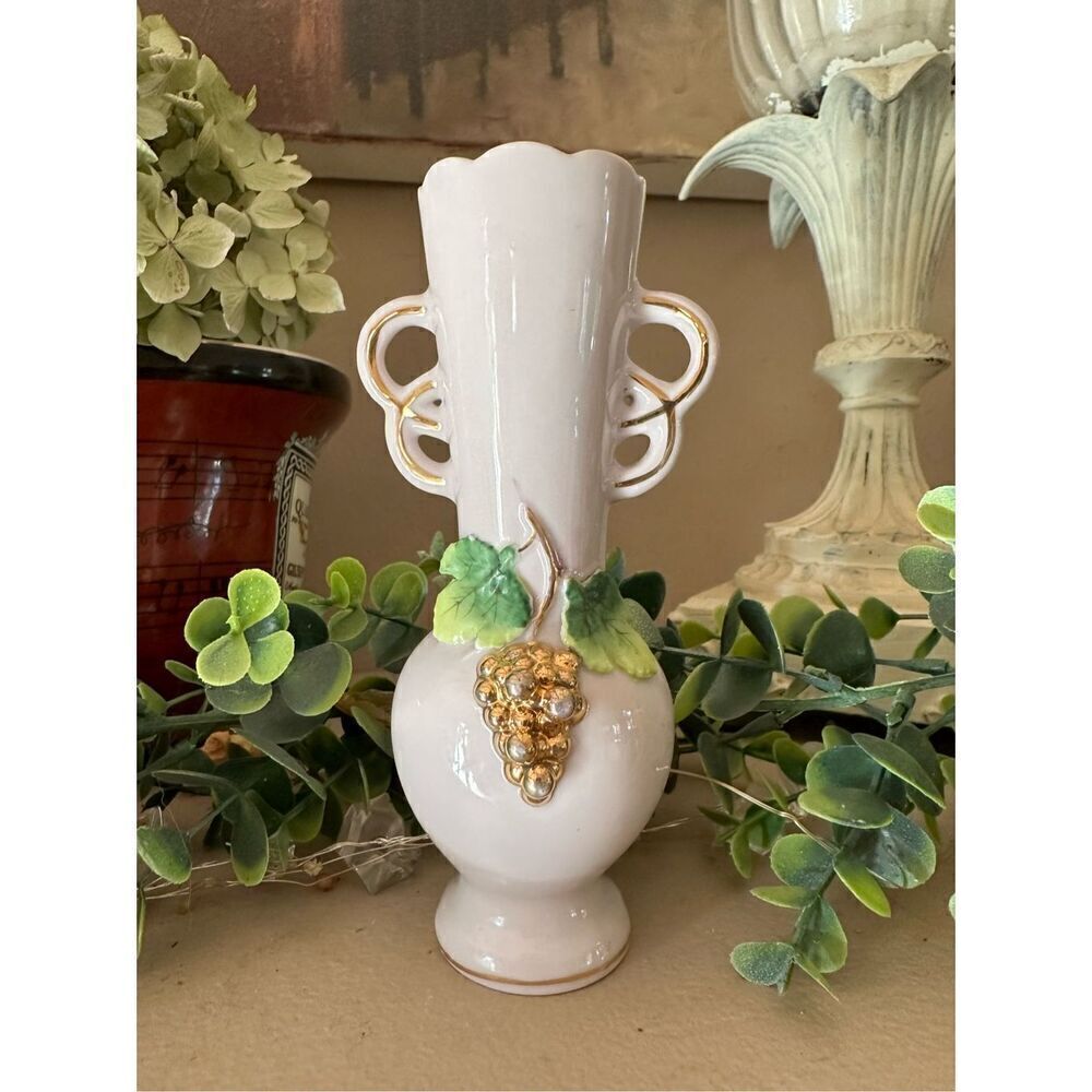 Vintage bud vase